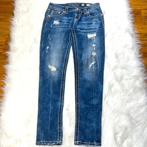 Miss Me jeans size 26 with glittering beads in the back of the jeans - Picture 6 of 11
